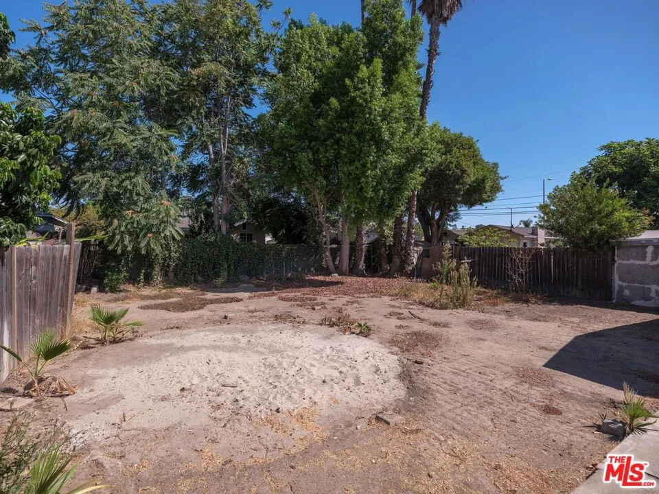 20911 Vose Street Los Angeles, CA 91303