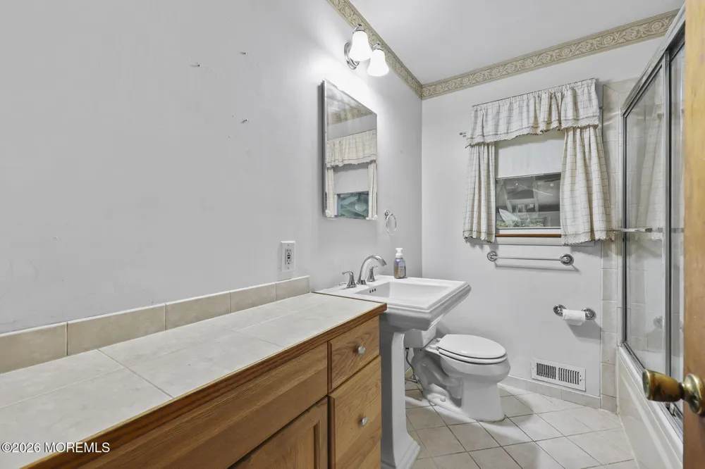 64 Berkley Avenue Colonia, NJ 07067