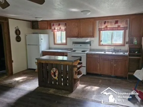 5374 Ferndale Drive