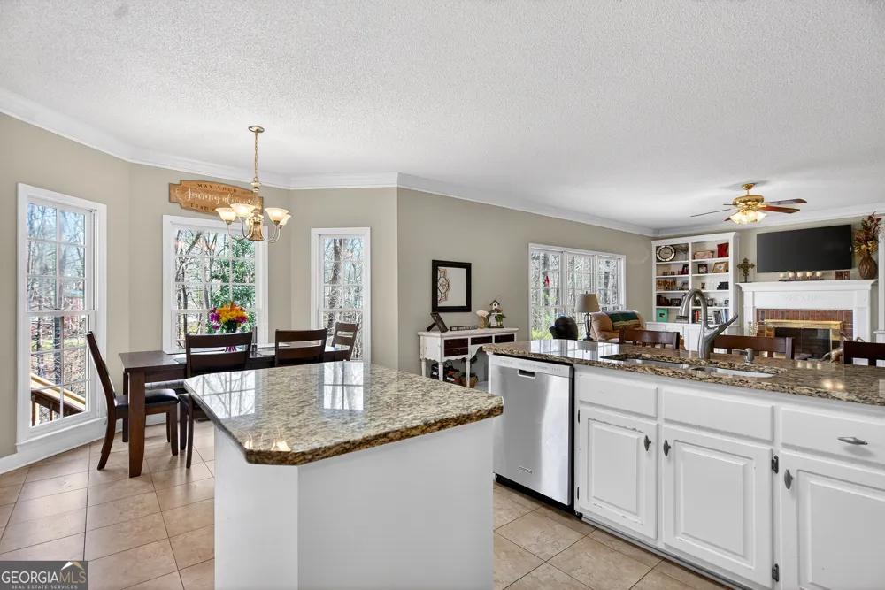 227 Ashford CIR LaGrange, GA 30240