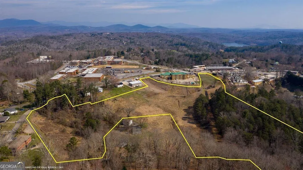 635 North Grove ST Dahlonega, GA 30533