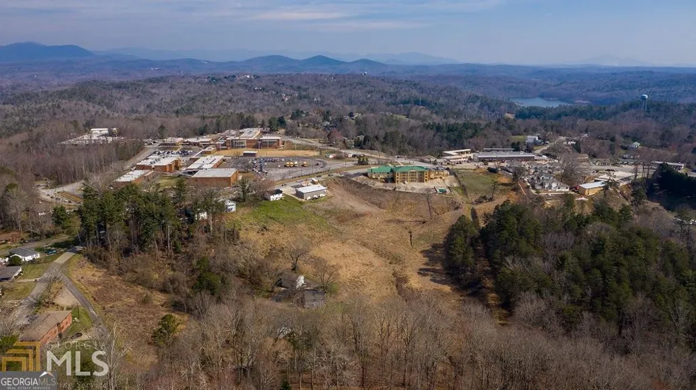 635 North Grove ST Dahlonega, GA 30533
