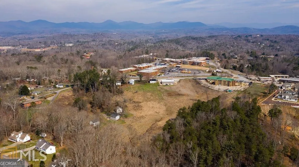 635 North Grove ST Dahlonega, GA 30533