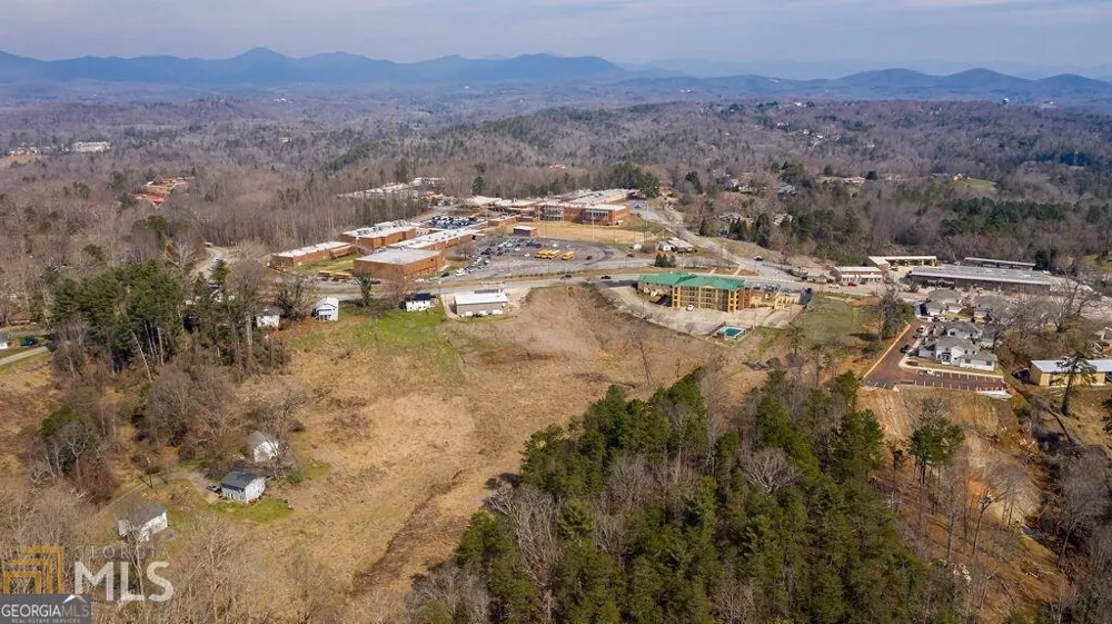 635 North Grove ST Dahlonega, GA 30533