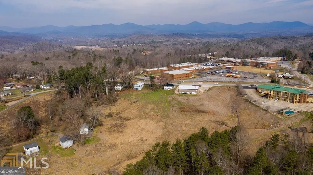 635 North Grove ST Dahlonega, GA 30533