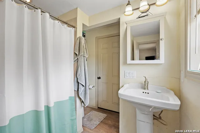190 Enchanted Valley Rd Kerrville, TX 78028