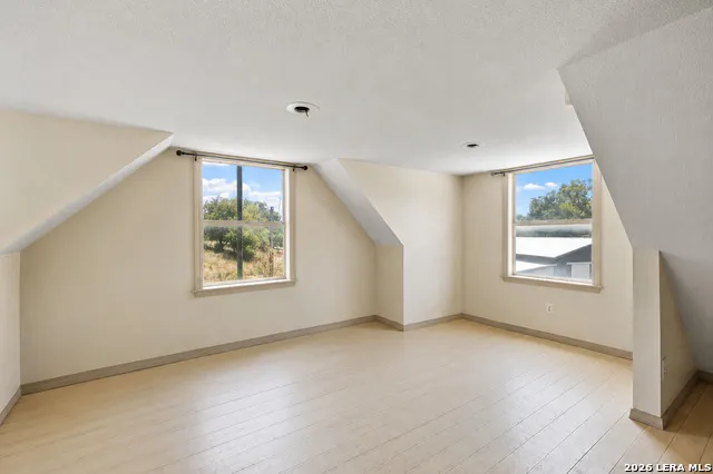 190 Enchanted Valley Rd Kerrville, TX 78028
