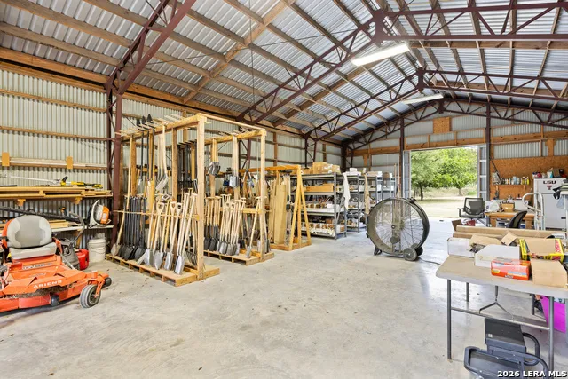 190 Enchanted Valley Rd Kerrville, TX 78028