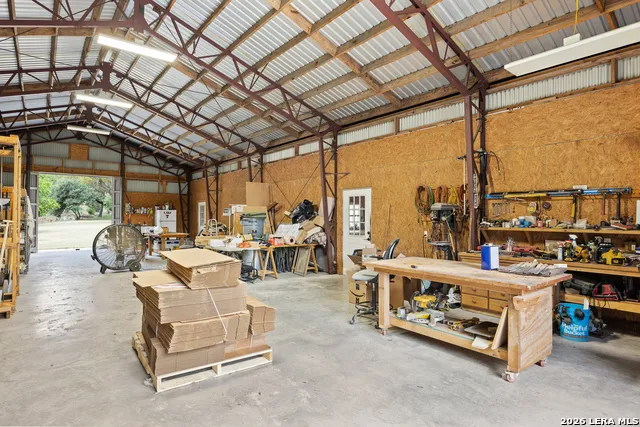 190 Enchanted Valley Rd Kerrville, TX 78028