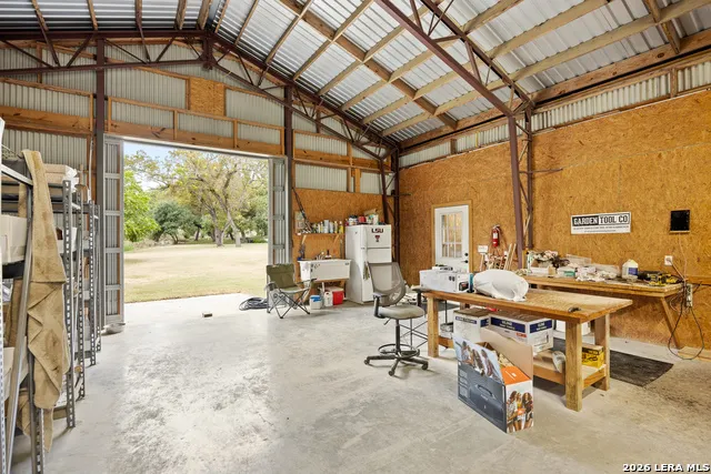 190 Enchanted Valley Rd Kerrville, TX 78028