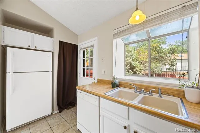 17458 E Rice Circle #F Aurora, CO 80015