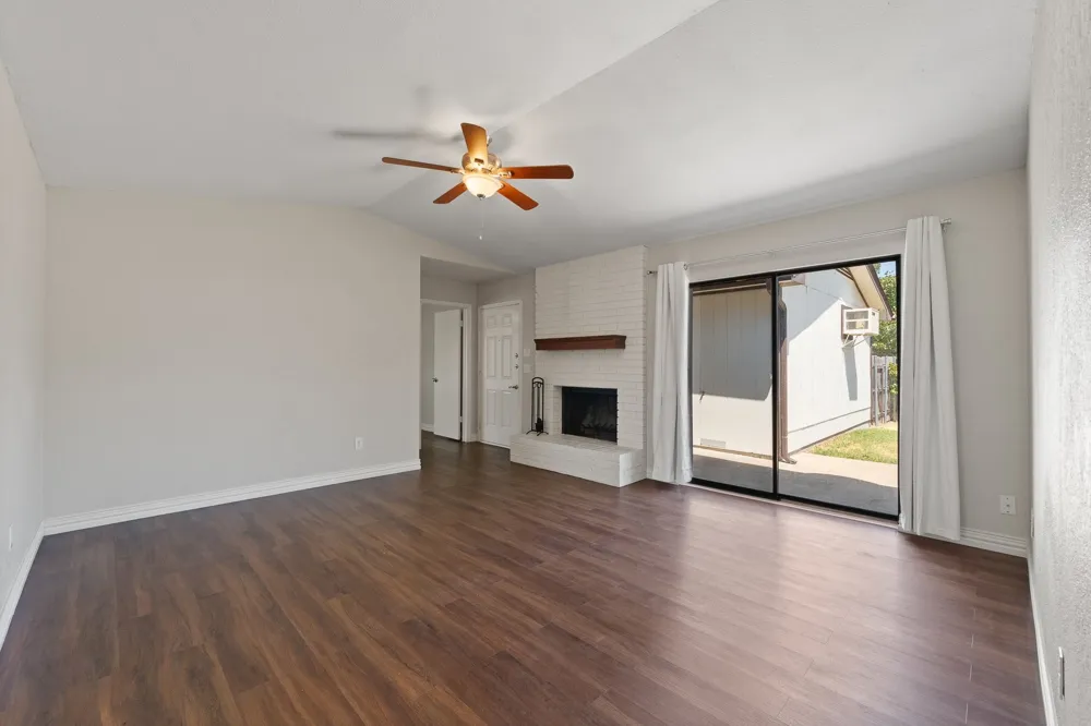 433 Black Oak Lane Burleson, TX 76028