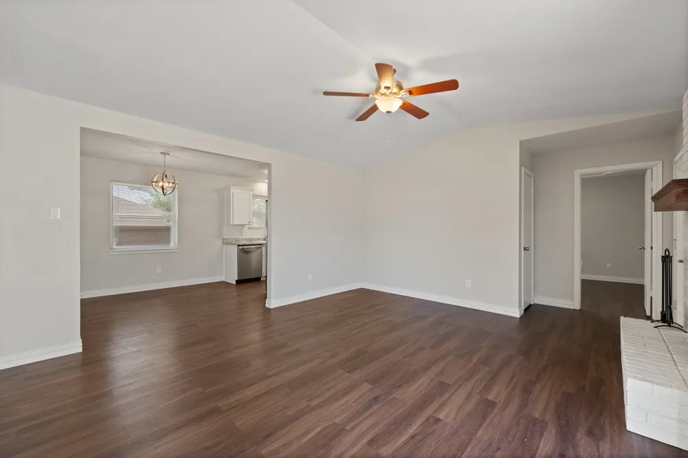 433 Black Oak Lane Burleson, TX 76028