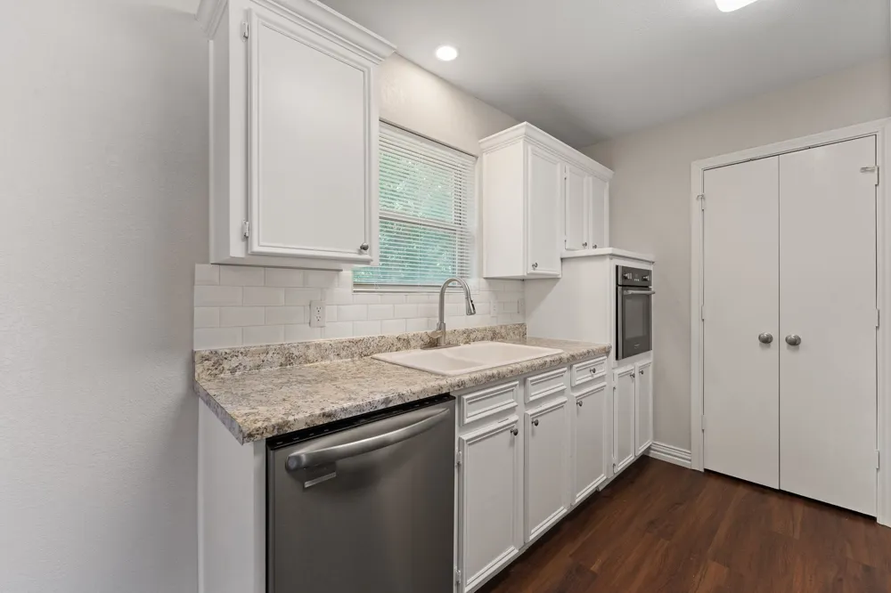 433 Black Oak Lane Burleson, TX 76028