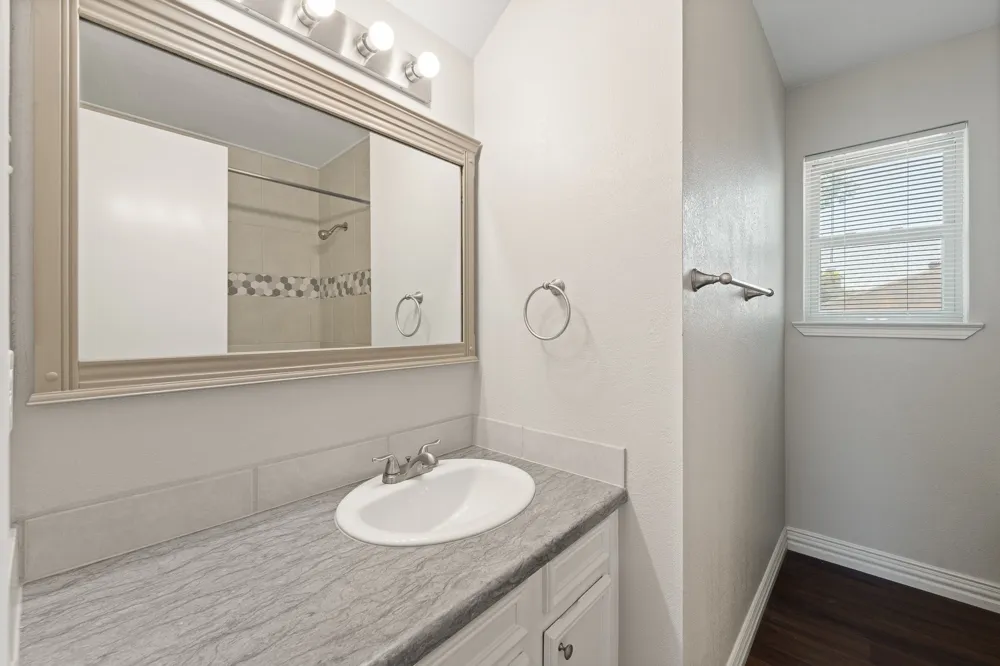 433 Black Oak Lane Burleson, TX 76028