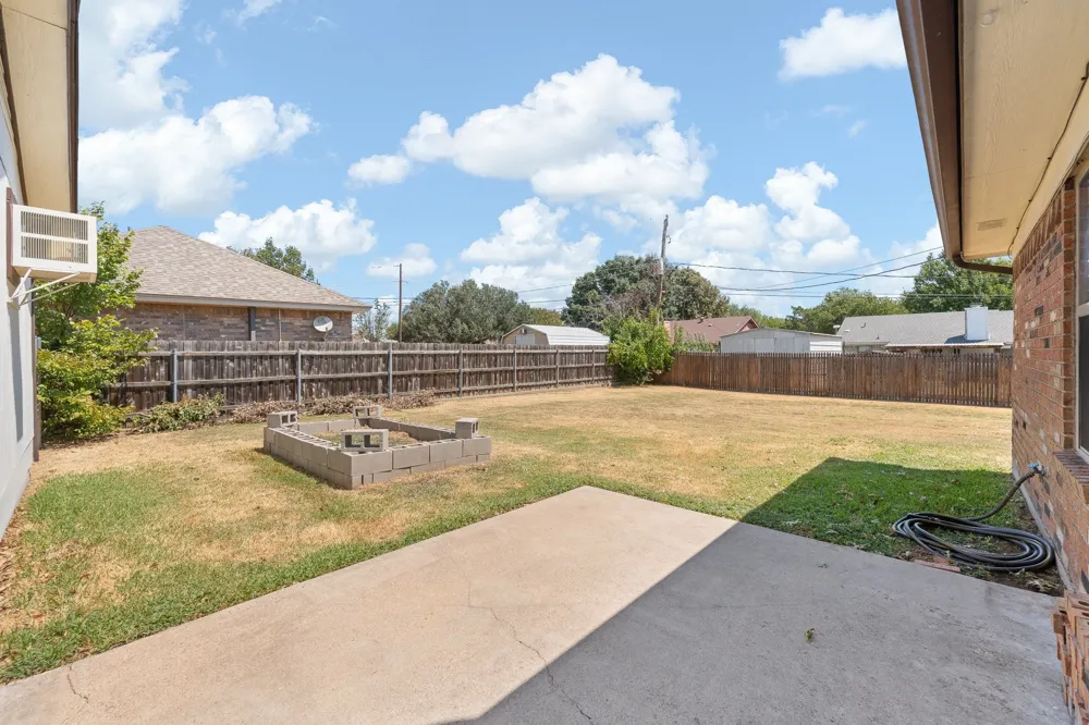 433 Black Oak Lane Burleson, TX 76028