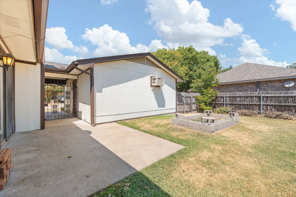 433 Black Oak Lane Burleson, TX 76028