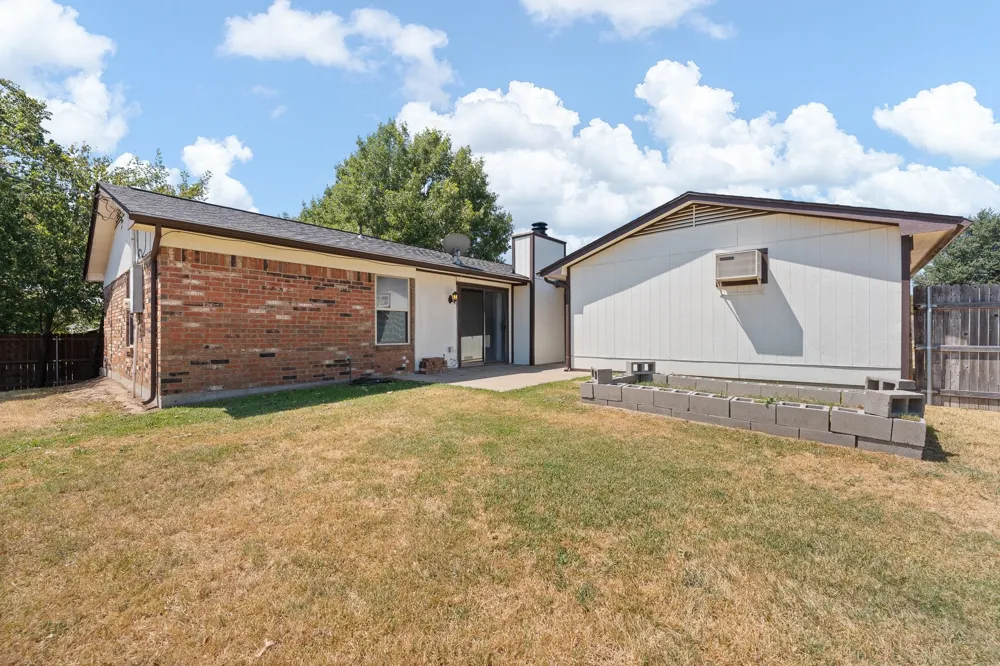 433 Black Oak Lane Burleson, TX 76028