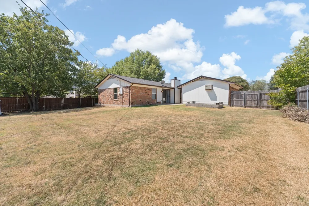 433 Black Oak Lane Burleson, TX 76028