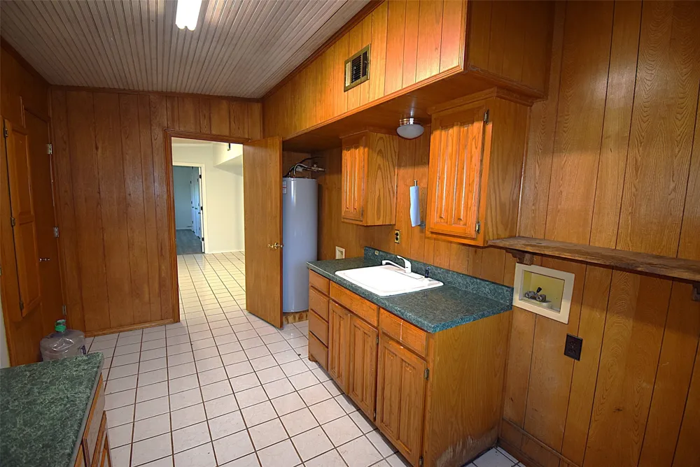 2222 CR-134 Kaufman, TX 75142