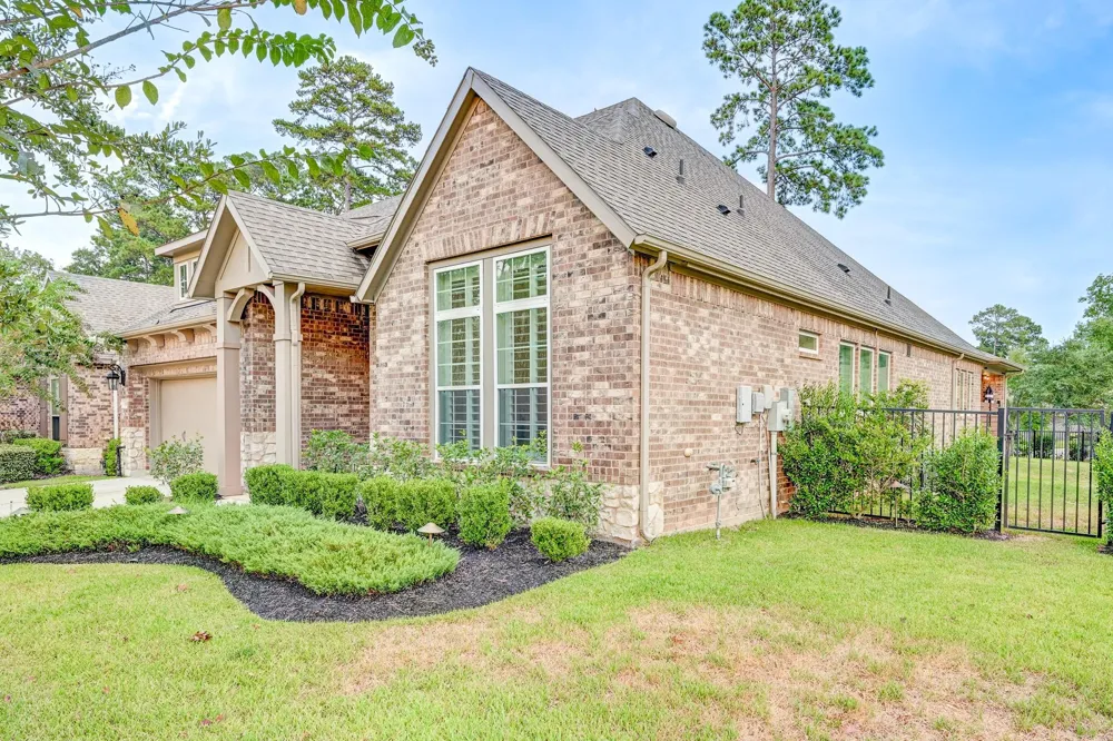 404 Summit Ridge Court Willis, TX 77318