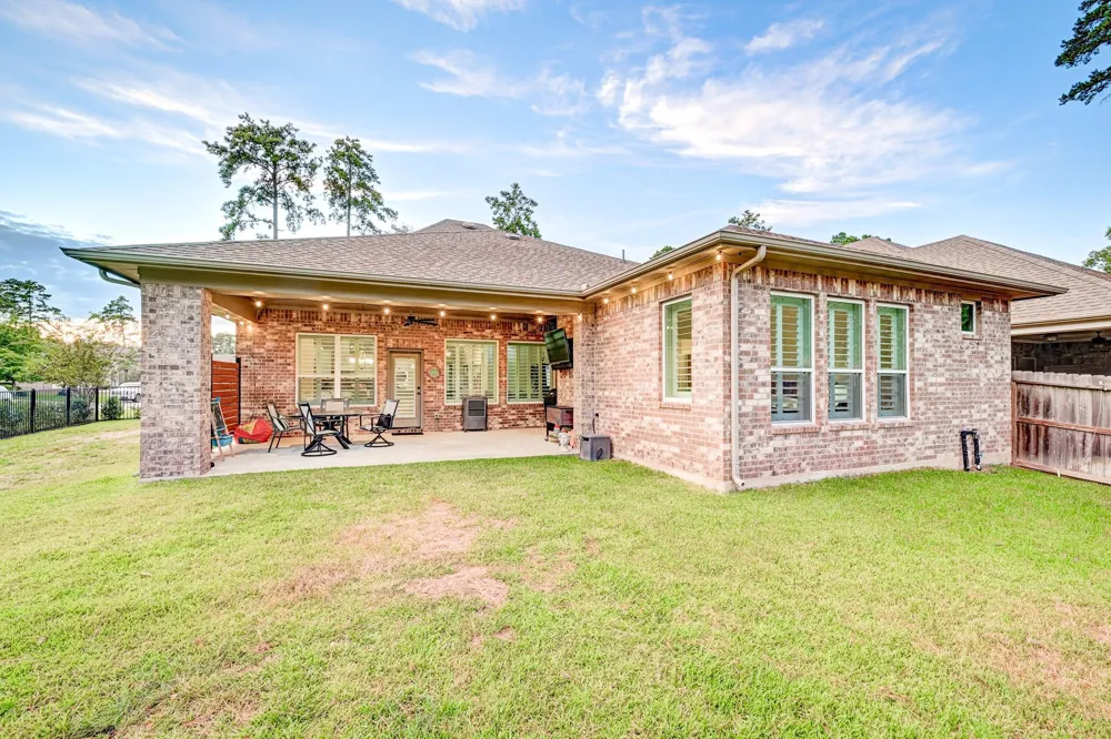 404 Summit Ridge Court Willis, TX 77318