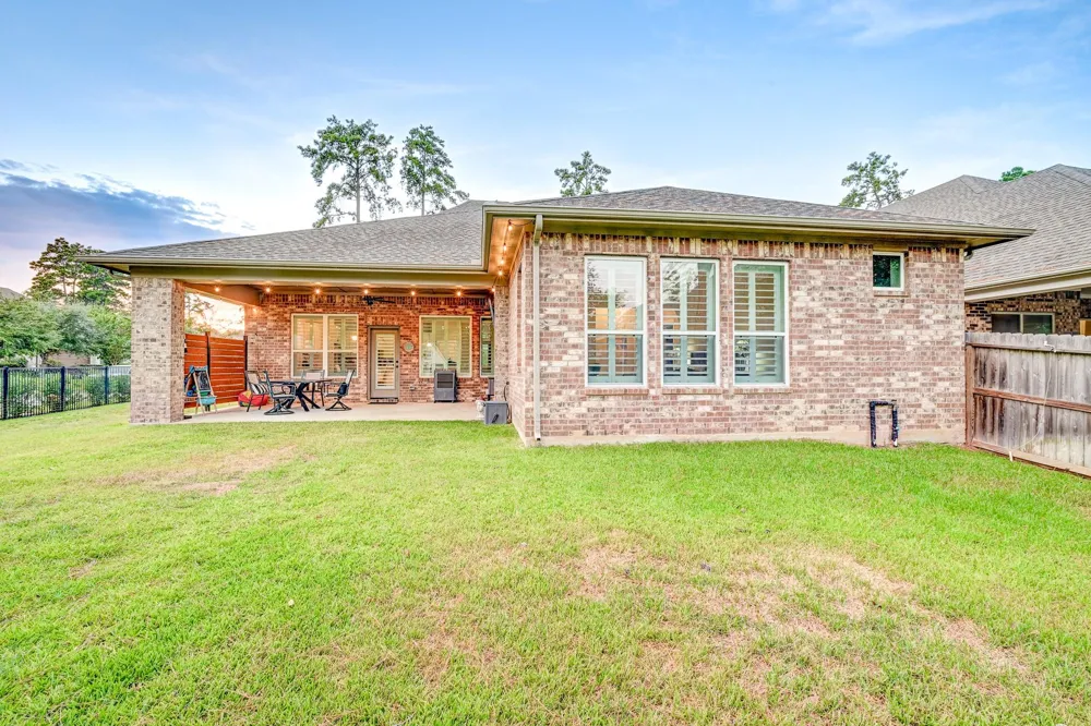 404 Summit Ridge Court Willis, TX 77318