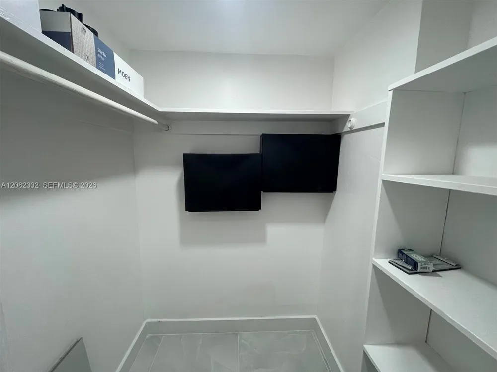 1351 NE Miami Gardens Dr #1202E Miami, FL 33179