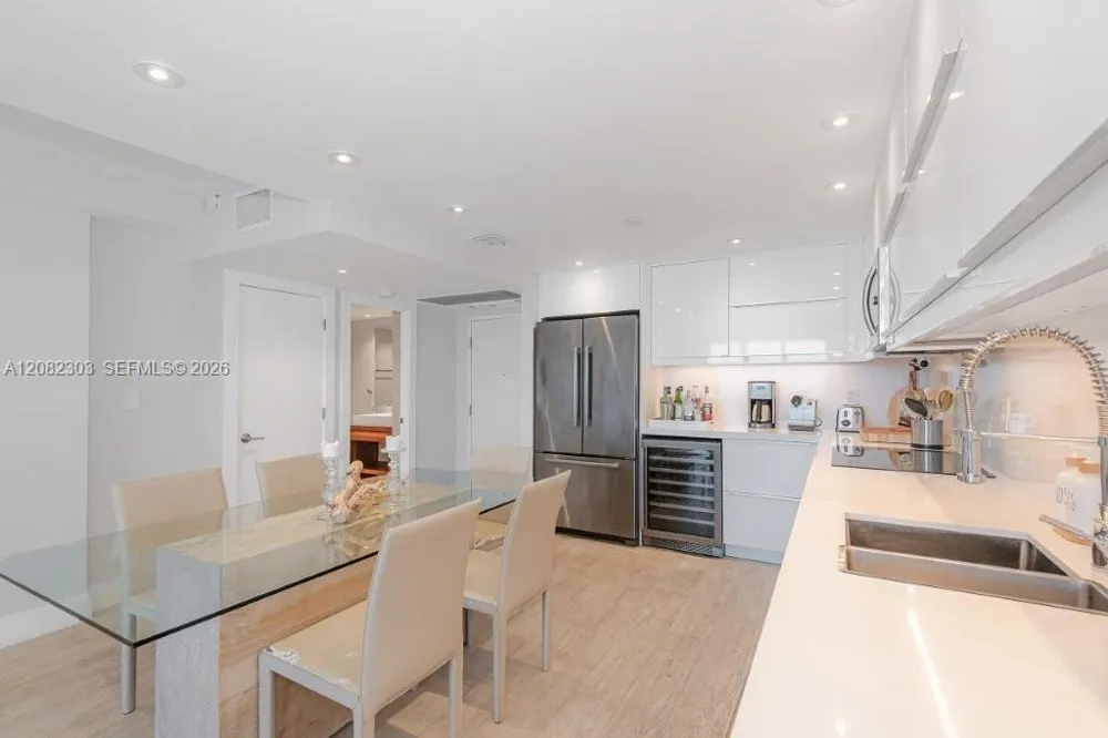 2301 Collins Ave #738 Miami Beach, FL 33139
