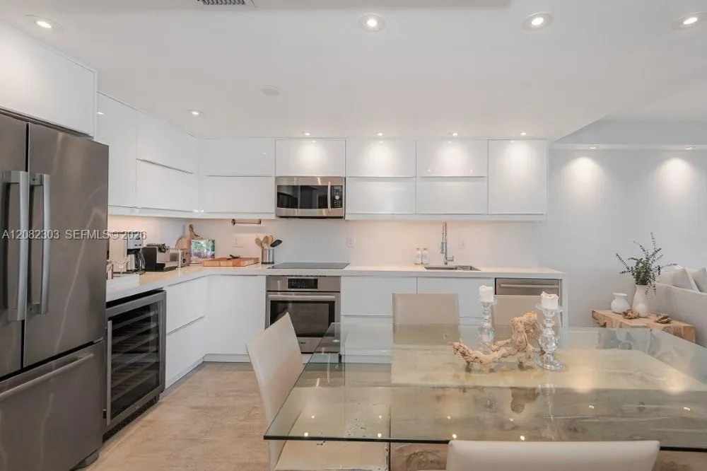 2301 Collins Ave #738 Miami Beach, FL 33139