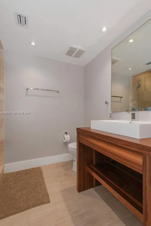 2301 Collins Ave #738 Miami Beach, FL 33139