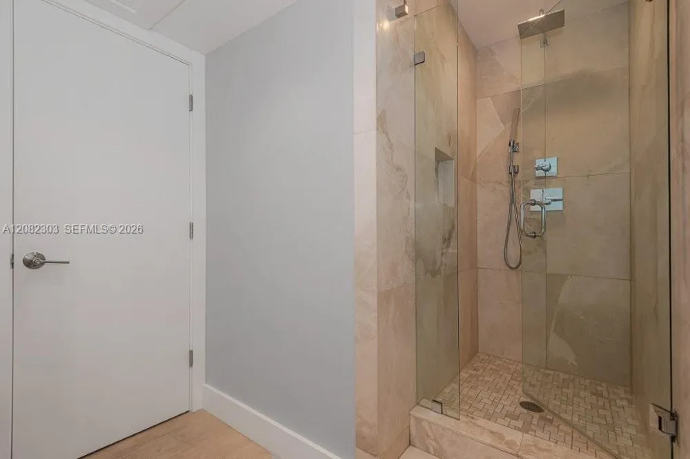 2301 Collins Ave #738 Miami Beach, FL 33139