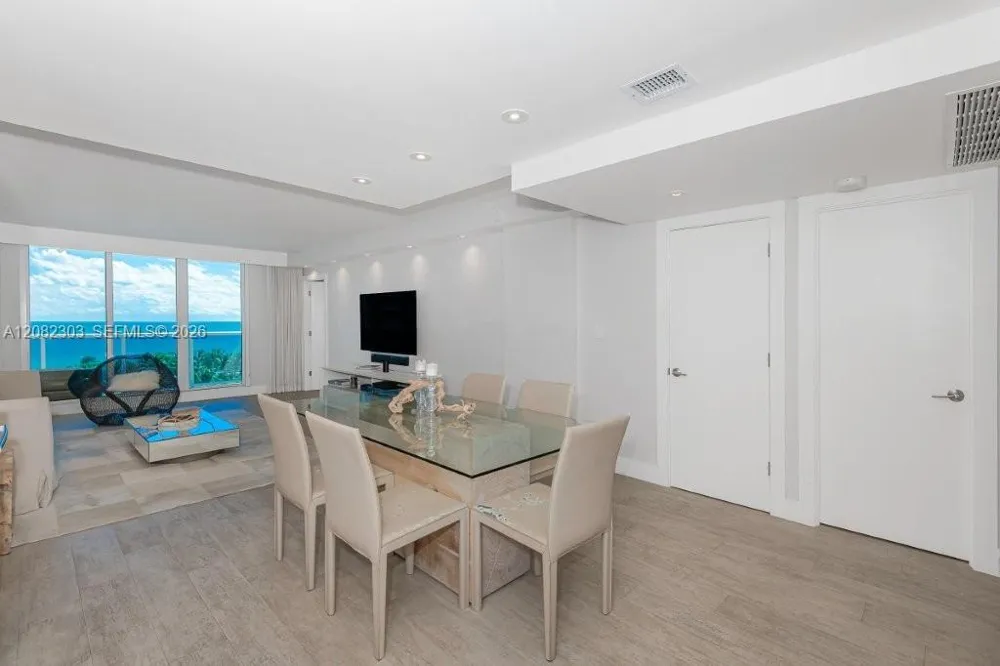 2301 Collins Ave #738 Miami Beach, FL 33139