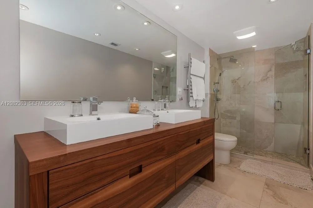2301 Collins Ave #738 Miami Beach, FL 33139