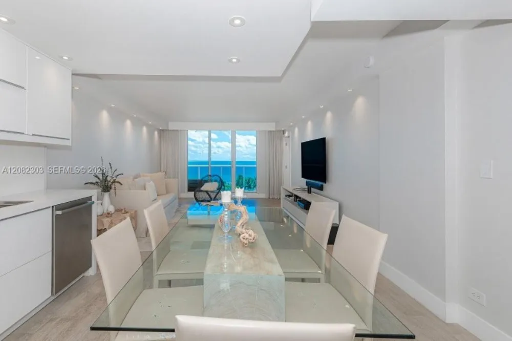 2301 Collins Ave #738 Miami Beach, FL 33139
