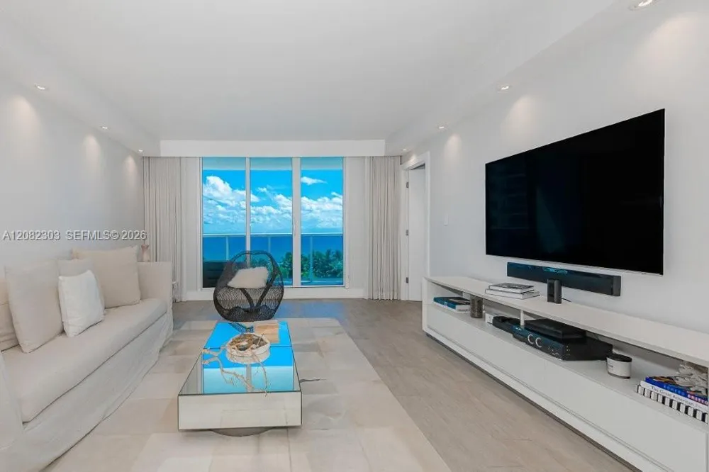2301 Collins Ave #738 Miami Beach, FL 33139