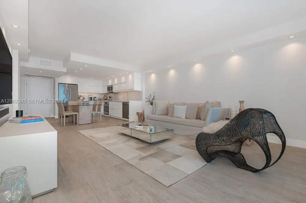 2301 Collins Ave #738 Miami Beach, FL 33139