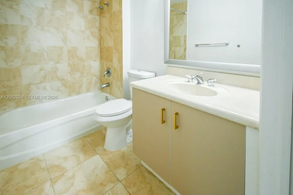 7900 Harbor Island Dr #606 North Bay Village, FL 33141
