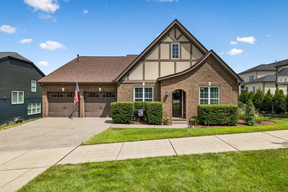 379 Alfred Ladd Rd E Franklin, TN 37064