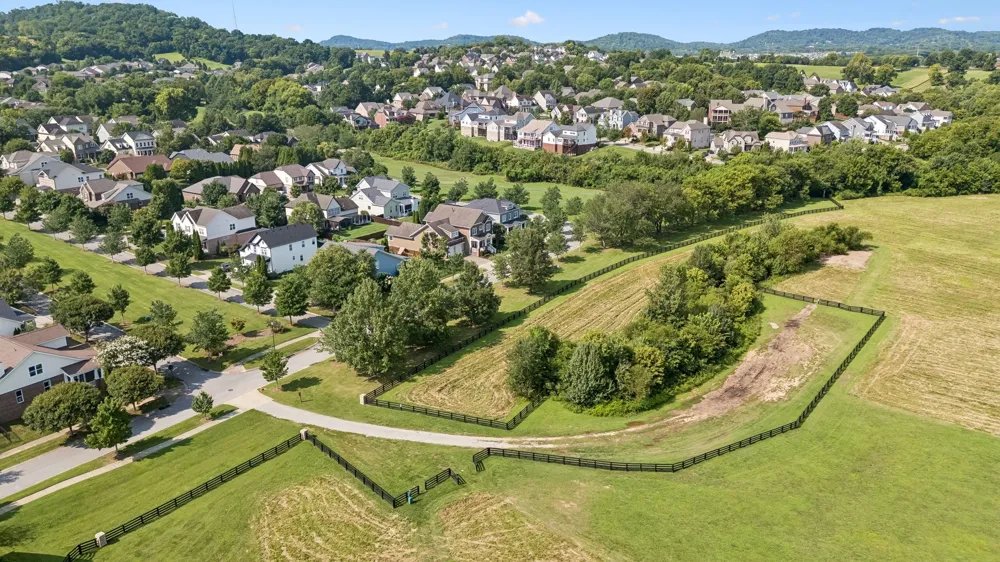379 Alfred Ladd Rd E Franklin, TN 37064