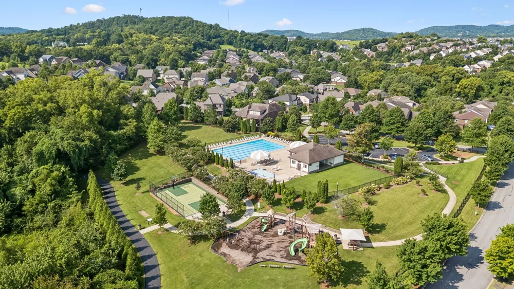 379 Alfred Ladd Rd E Franklin, TN 37064