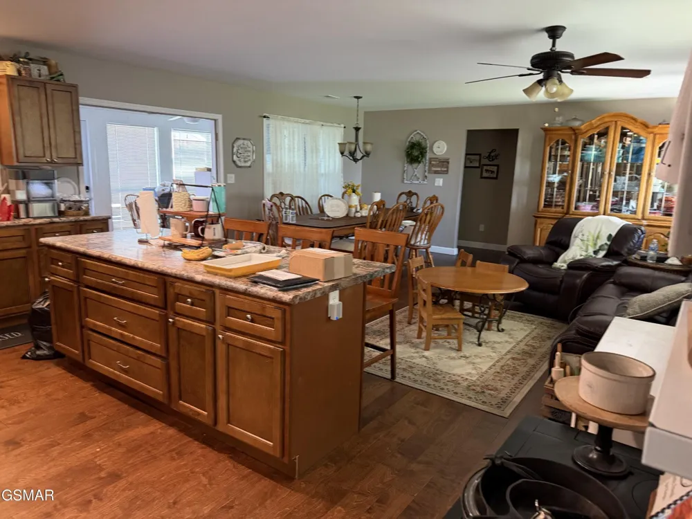 2812 Vicksburg Lane Strawberry Plains, TN 37871