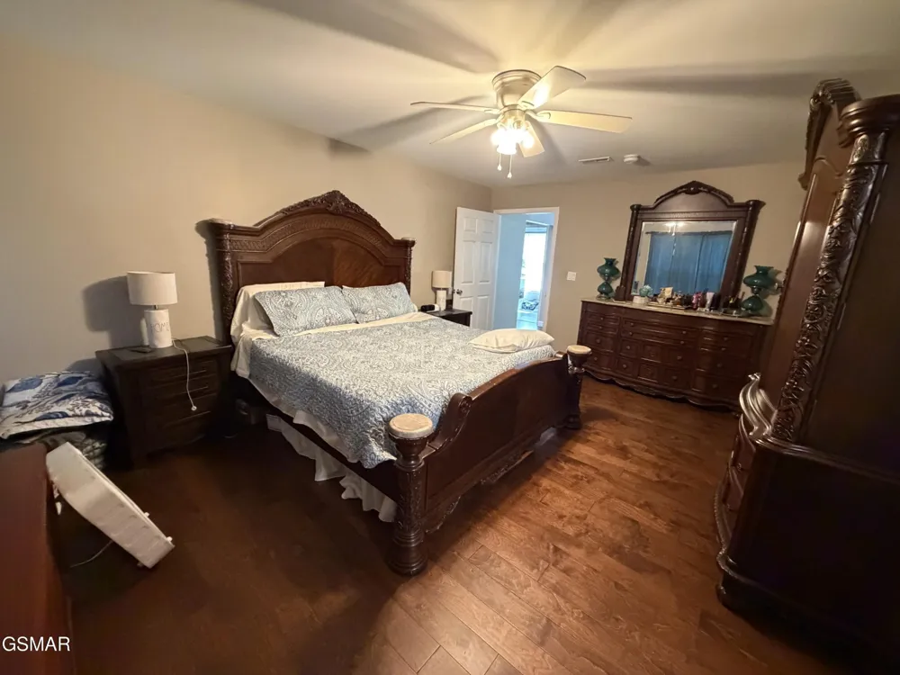 2812 Vicksburg Lane Strawberry Plains, TN 37871