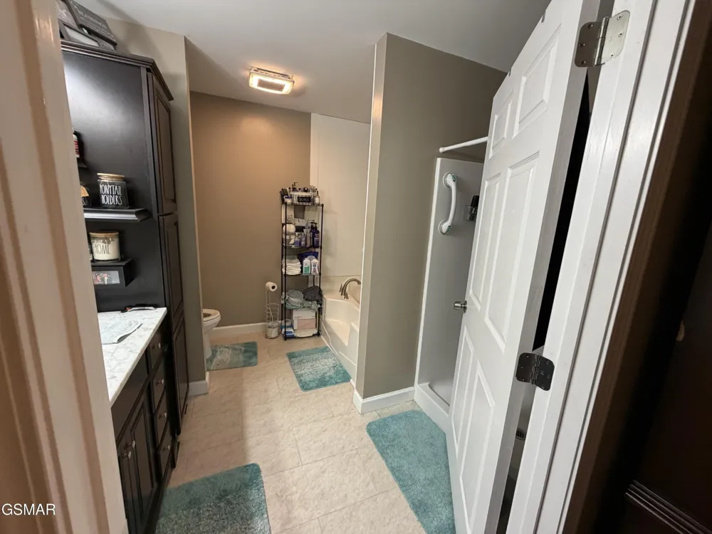 2812 Vicksburg Lane Strawberry Plains, TN 37871