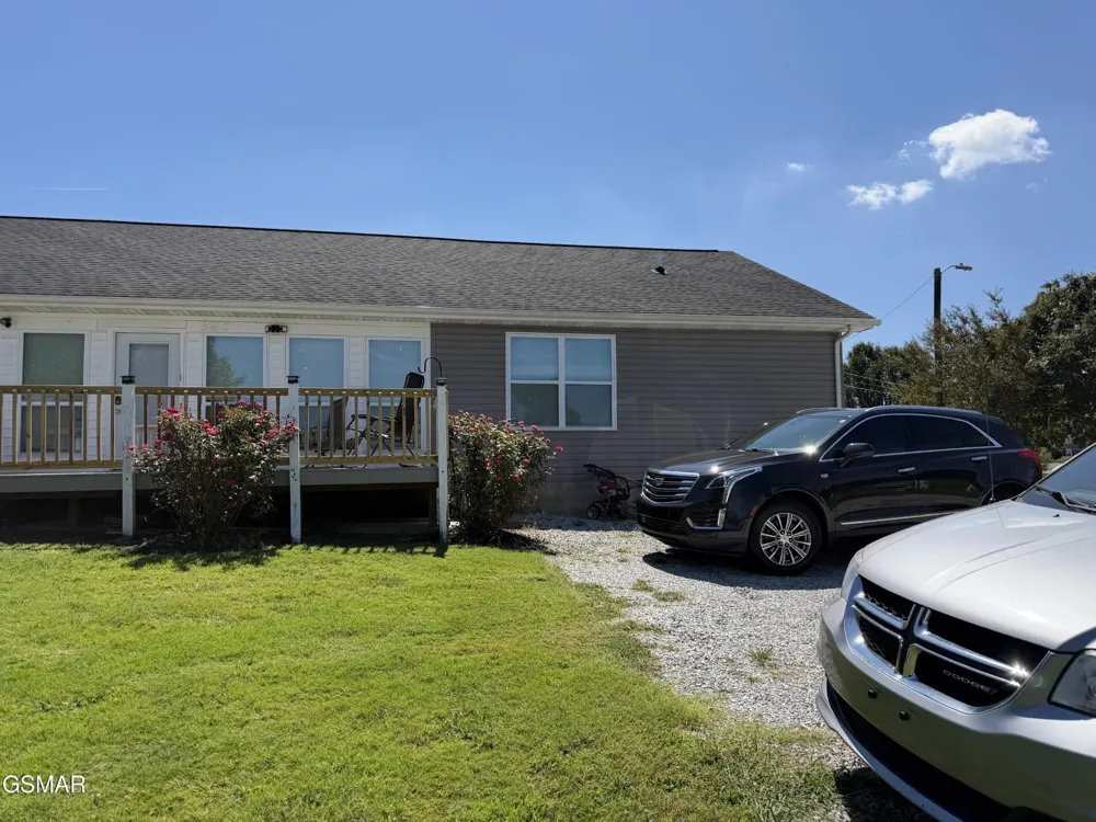 2812 Vicksburg Lane Strawberry Plains, TN 37871