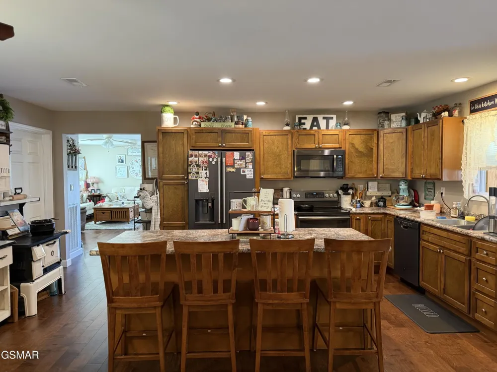 2812 Vicksburg Lane Strawberry Plains, TN 37871