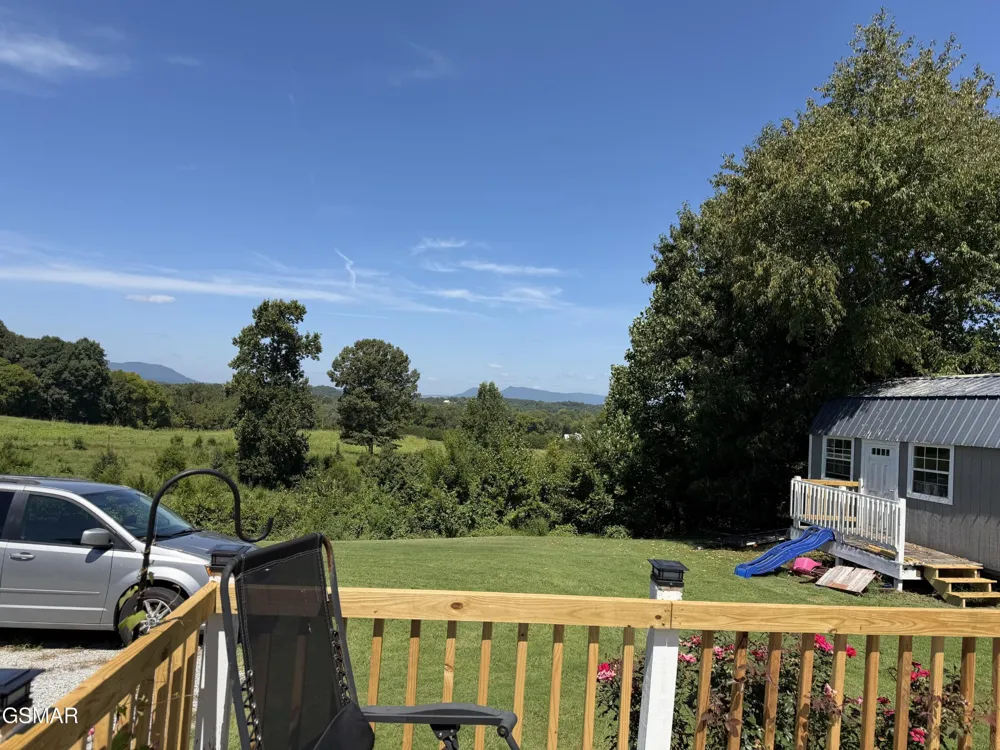 2812 Vicksburg Lane Strawberry Plains, TN 37871