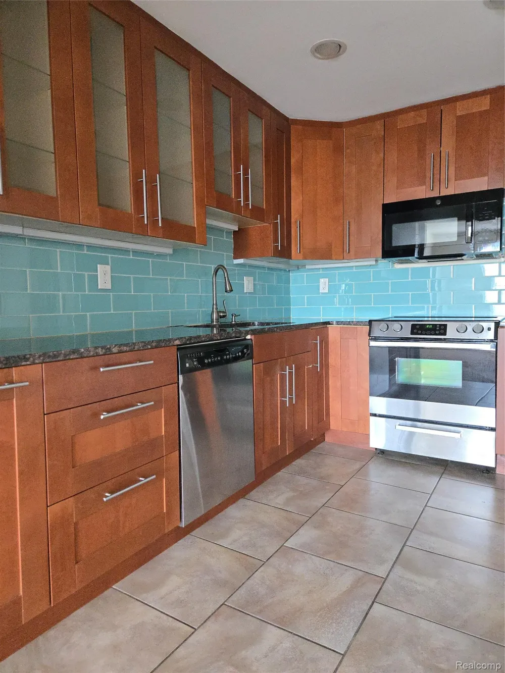 1160 Catalpa Drive Berkley City, MI 48072