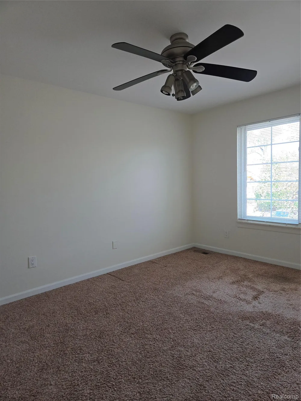 1160 Catalpa Drive Berkley City, MI 48072