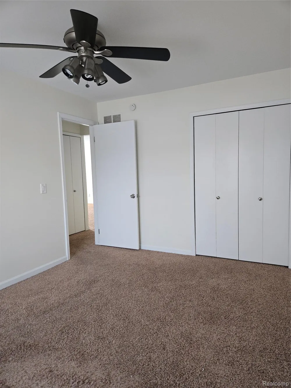 1160 Catalpa Drive Berkley City, MI 48072